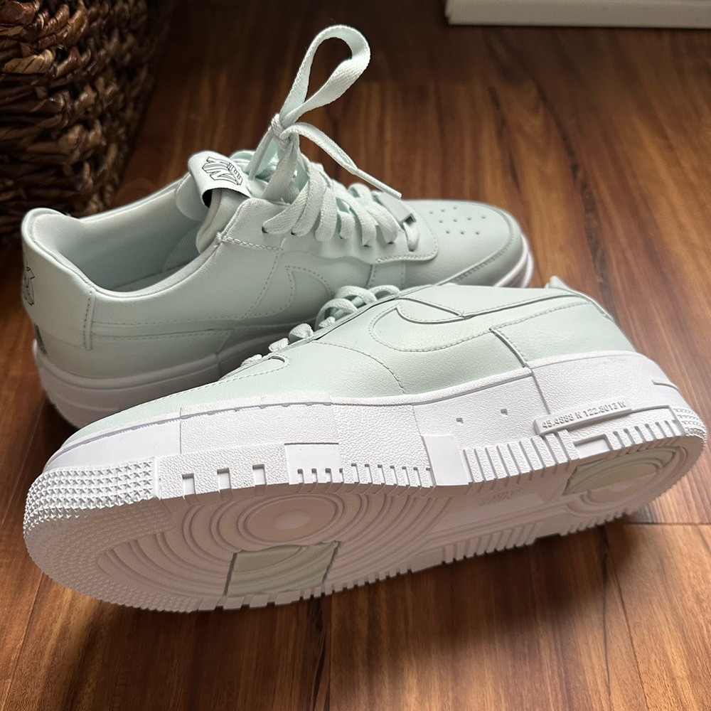 Brand new size 8 Nike Air Force